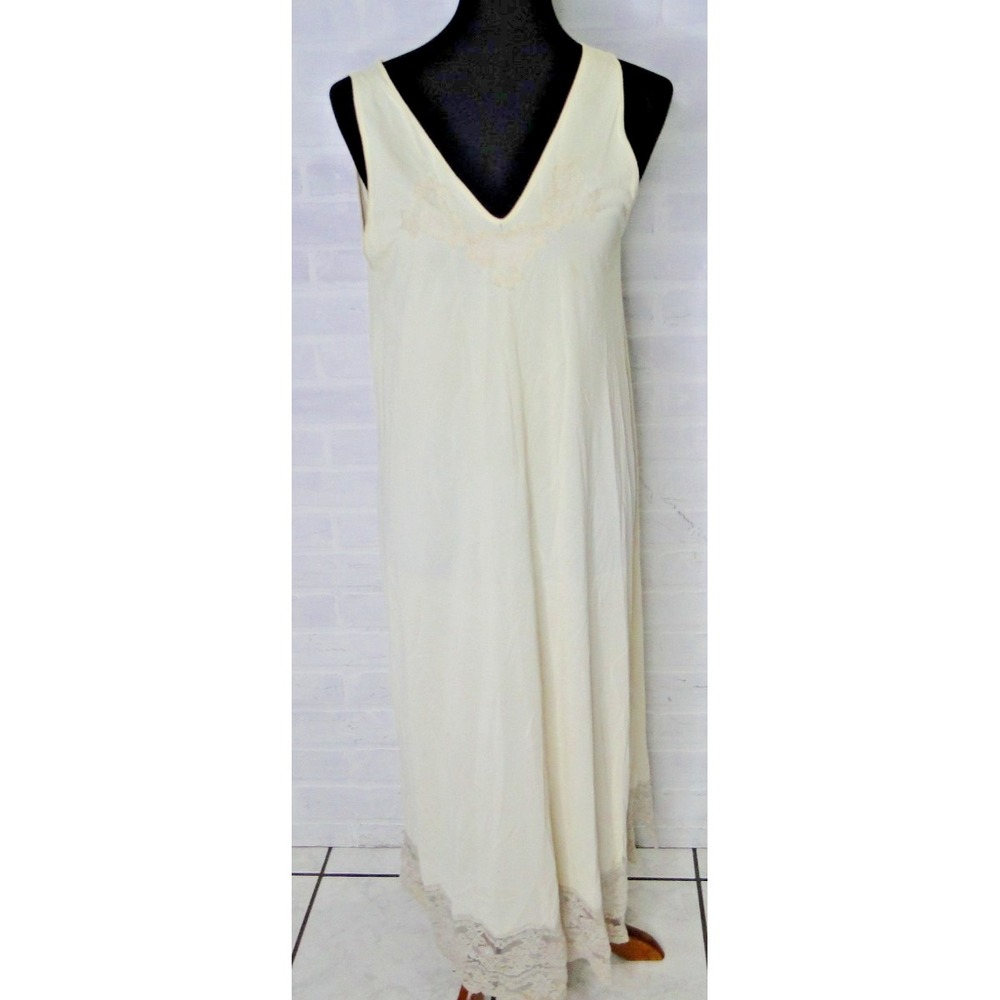 Gilead Off White Beige Negligee Peignoir Set Size Petite Lacy Nightgown & Robe